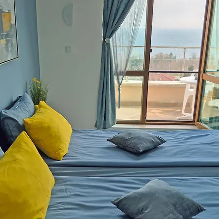 Black Sea Narcissus - Quiet With Amazing Sea View